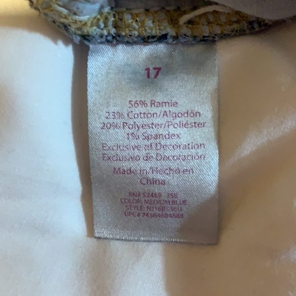 Exclusive of Decoration Jean shorts size 17 - Picture 3 of 3